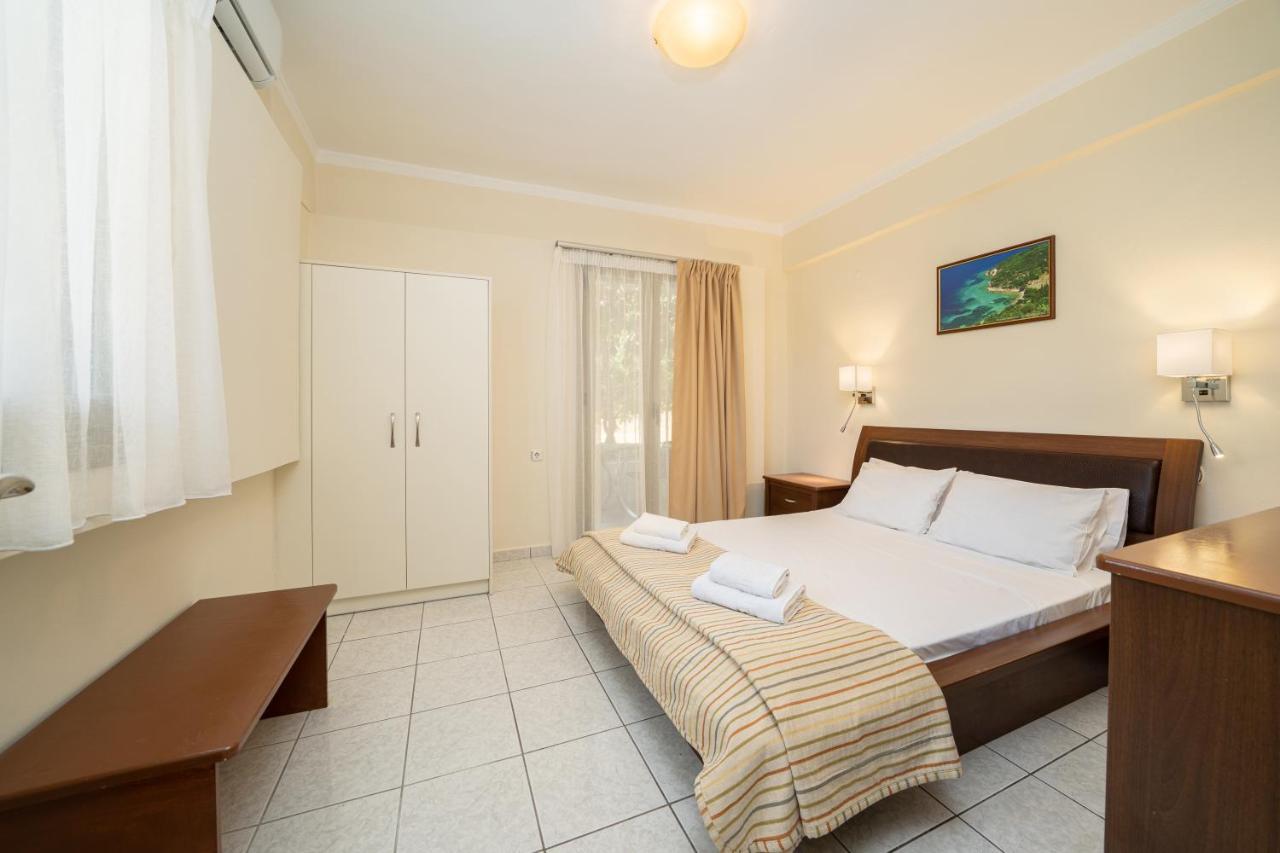 Makis Village-Apartments Agia Efimia Dış mekan fotoğraf