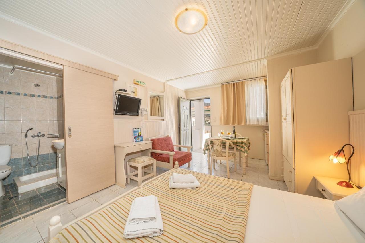 Makis Village-Apartments Agia Efimia Dış mekan fotoğraf