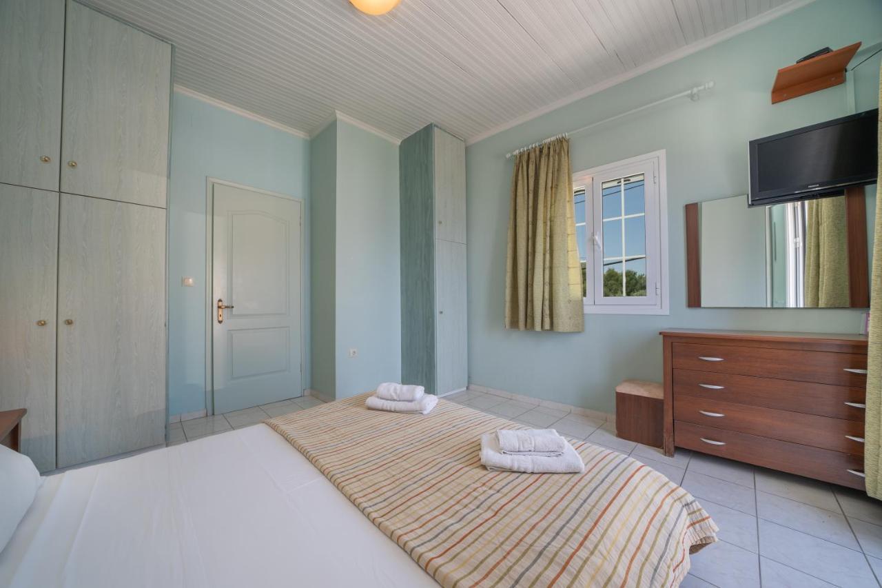 Makis Village-Apartments Agia Efimia Dış mekan fotoğraf