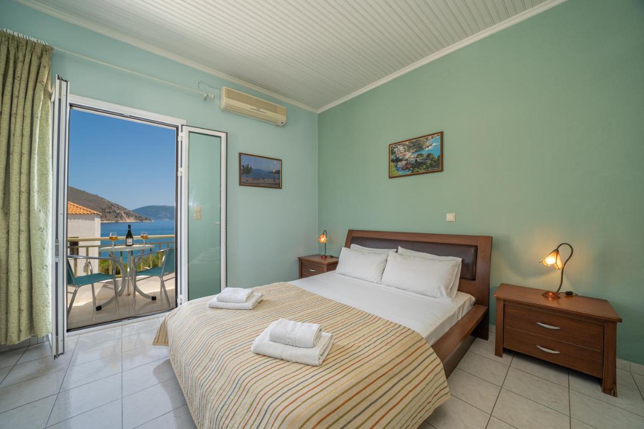 Makis Village-Apartments Agia Efimia Dış mekan fotoğraf