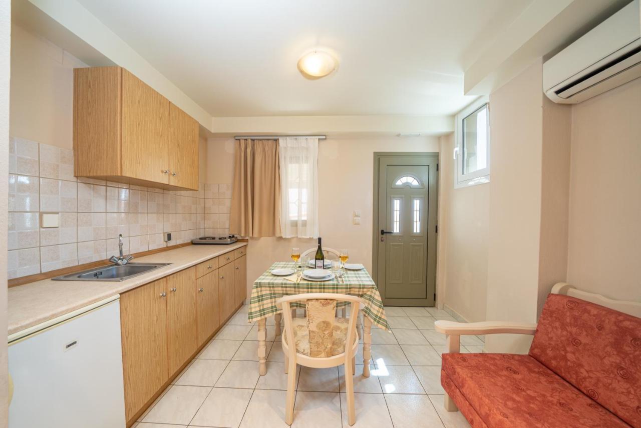 Makis Village-Apartments Agia Efimia Dış mekan fotoğraf