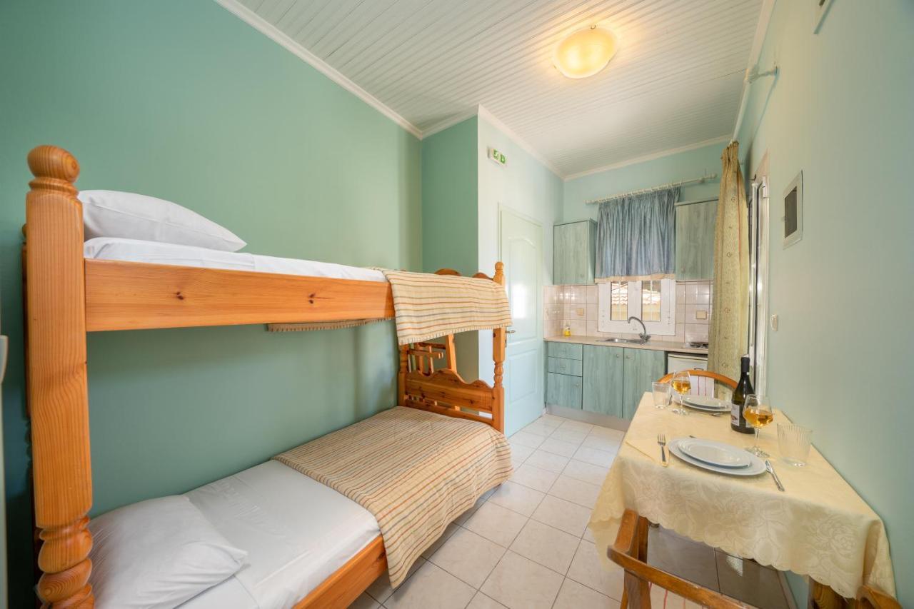 Makis Village-Apartments Agia Efimia Dış mekan fotoğraf
