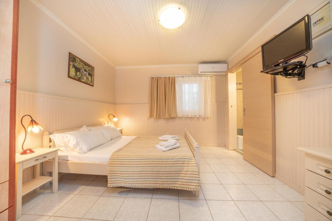 Makis Village-Apartments Agia Efimia Dış mekan fotoğraf