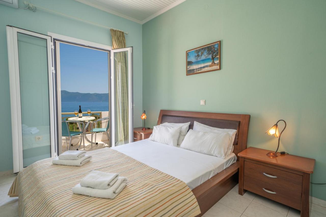 Makis Village-Apartments Agia Efimia Dış mekan fotoğraf