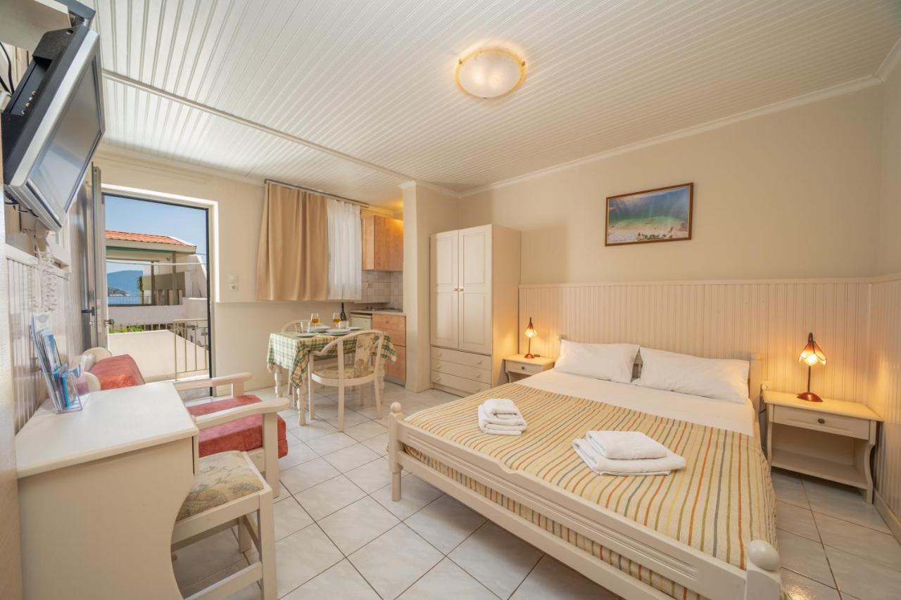 Makis Village-Apartments Agia Efimia Dış mekan fotoğraf